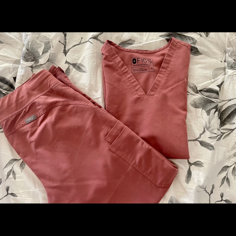 FIGS scrubs Mauve color